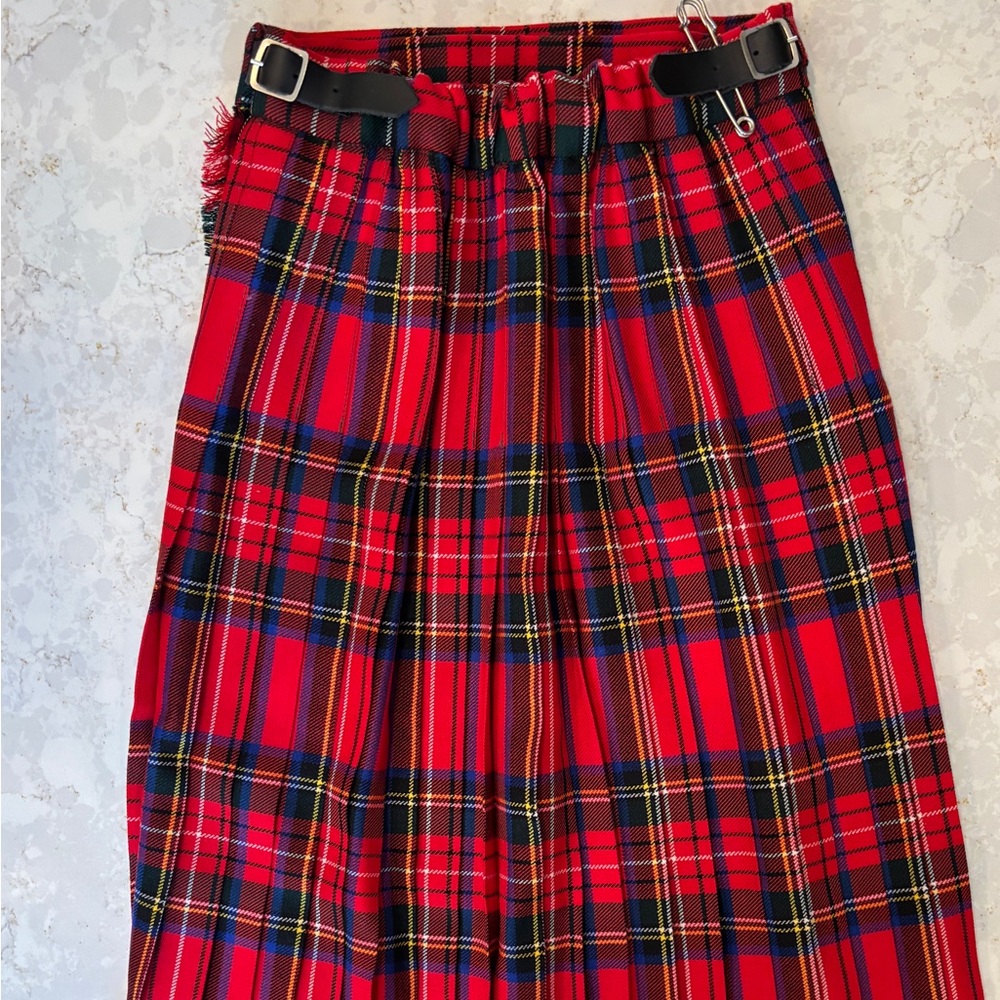 100% Wool child’s kilt—Royal Stewart by James Pringle Weaver size 11-12 years - Picture 2 of 7